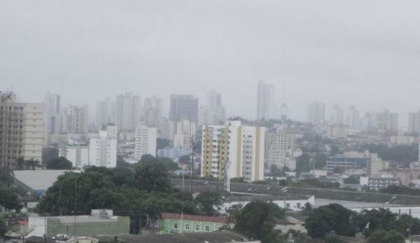 Bairros mais afetados so das regies Norte e Leste de Cuiab; entre as ocorrncias, tambm esto queda de muro e construes.