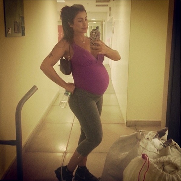 Jaqueline Khury volta  academia aos 9 meses de gestao