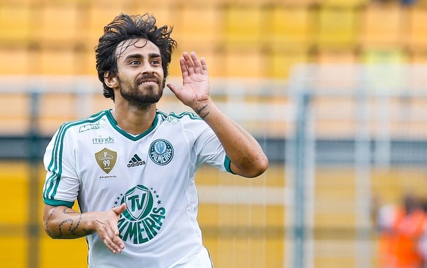 Valdivia comemora gol marcado pelo Palmeiras
