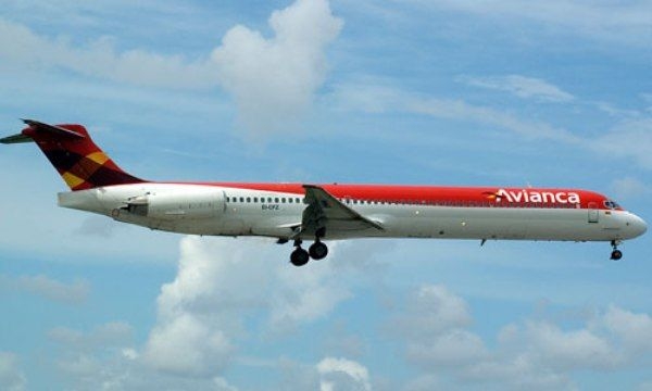Foi o segundo problema com trem de pouso de Fokker 100 em menos de trs dias