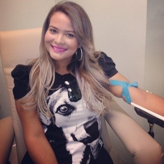 Geisy Arruda tira sangue
