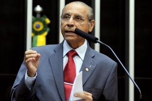 Jlio Campos teria comprado votos por meio de vales a eleitores, em 2010