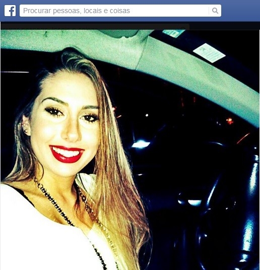 Jovem morreu aps colidir com carro em um poste