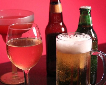 Estudo concluiu que bebida alcolica pode provocar sete tipos de cncer (Foto: CDC/Debora Cartagena)